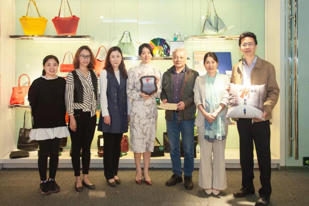 【2019年度彩神IV争霸荣誉体系先进典型系列报道六💇♂️:省开发箱包公司总经理黎军】坚守初心 砥砺前行 【2019年度彩神IV争霸荣誉体系先进典型系列报道六:省开发箱包公司总经理黎军】坚守初心 砥砺前行