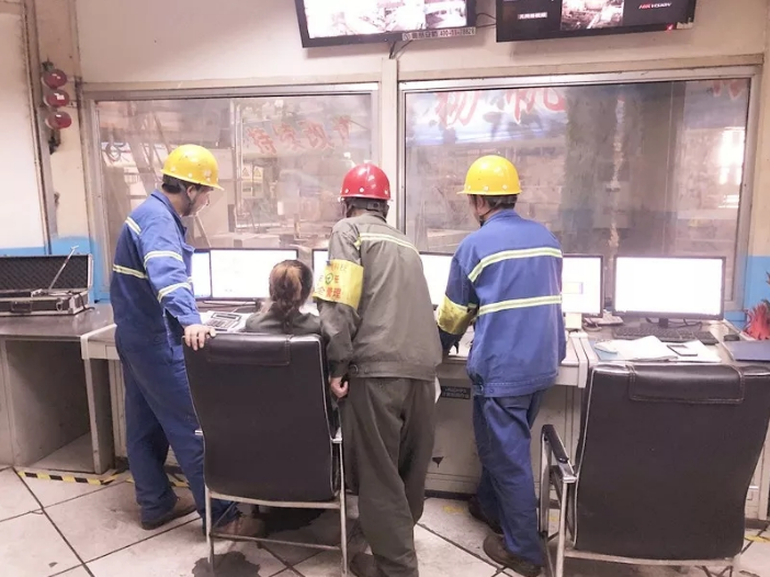 广青科技炼钢厂连铸异钢种中间包快换技术取得突破性成功 广青科技炼钢厂连铸异钢种中间包快换技术取得突破性成功