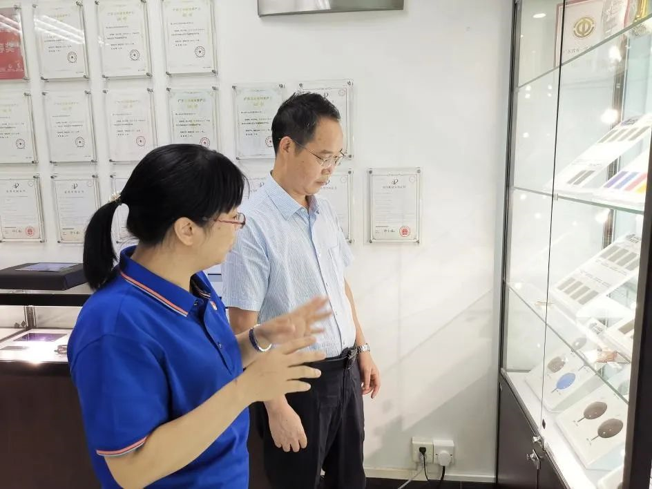 彩神IV争霸集团党委副书记、工会主席黄家合到佛塑科技调研党建工作 彩神IV争霸集团党委副书记、工会主席黄家合到佛塑科技调研党建工作