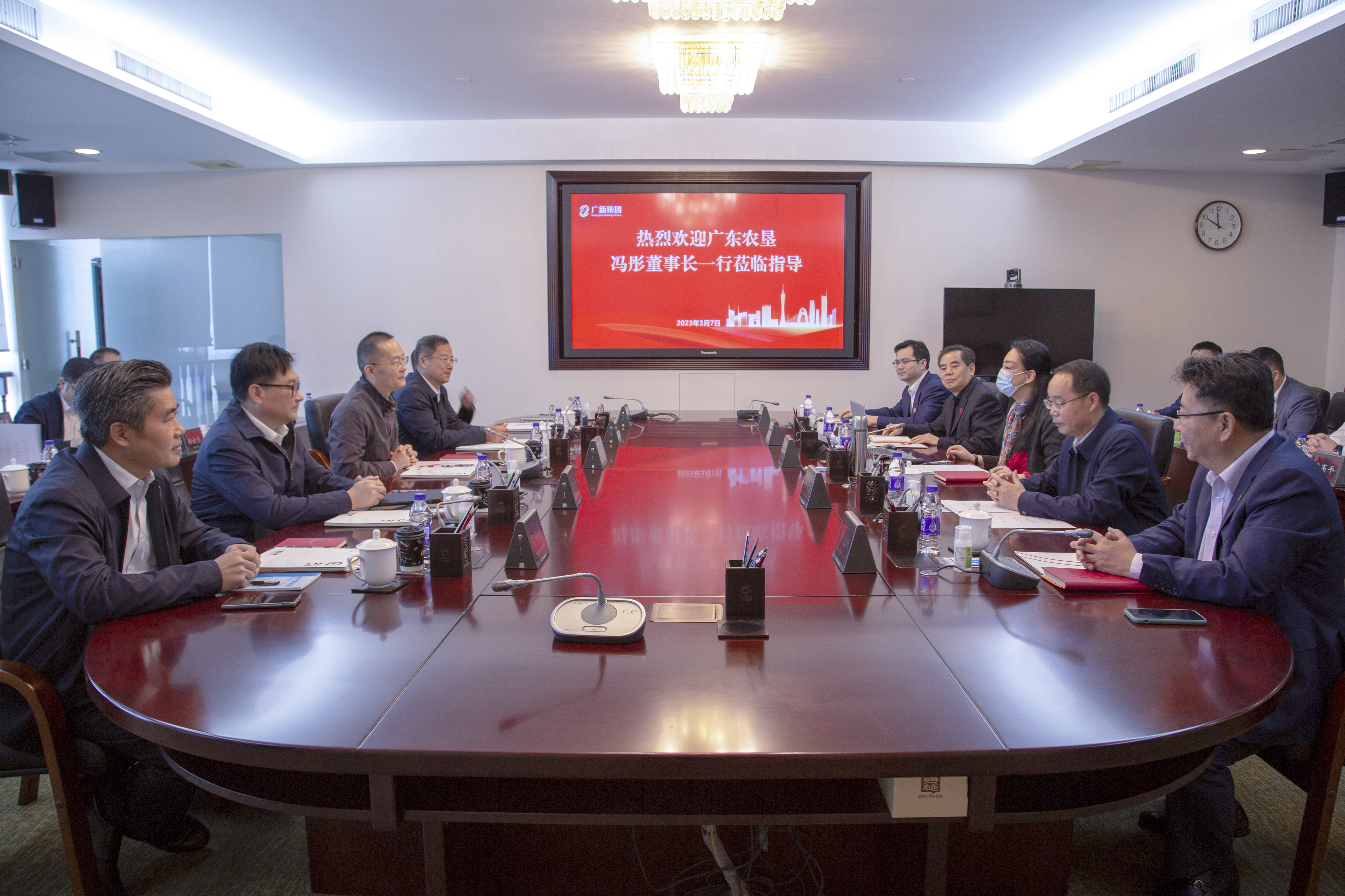 广东农垦党委书记🕖、董事长(局长)冯彤率队到访集团 广东农垦党委书记👩🏽🔬、董事长(局长)冯彤率队到访集团