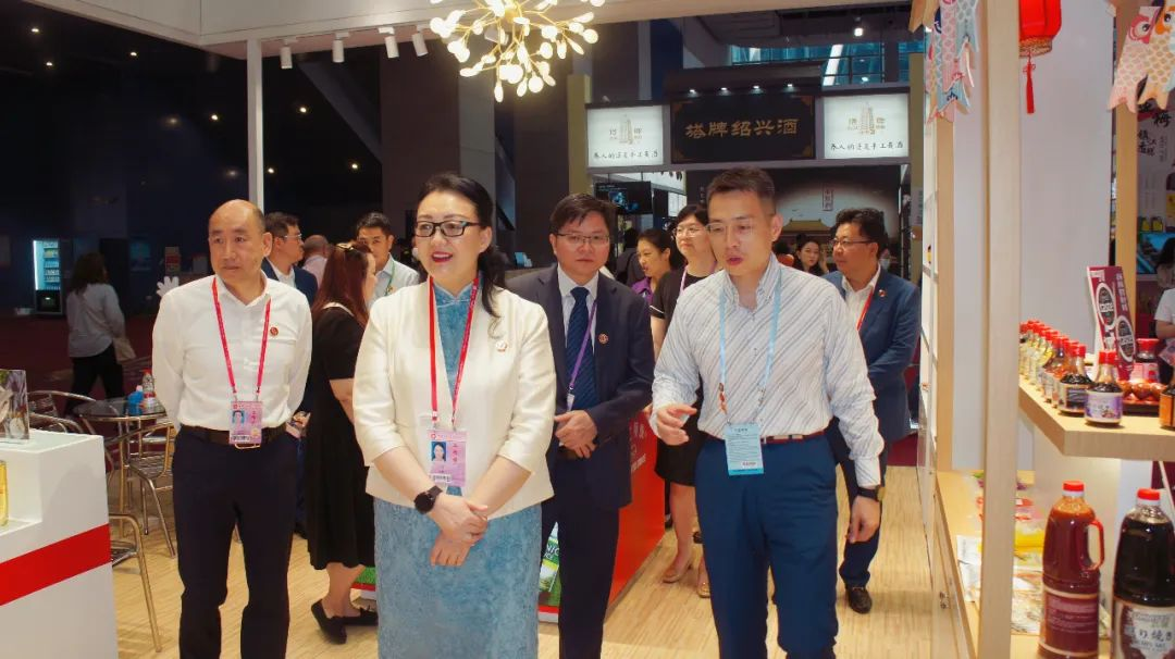彩神IV争霸集团党委书记、董事长白涛率队调研外贸企业广交会参展情况 彩神IV争霸集团党委书记、董事长白涛率队调研外贸企业广交会参展情况