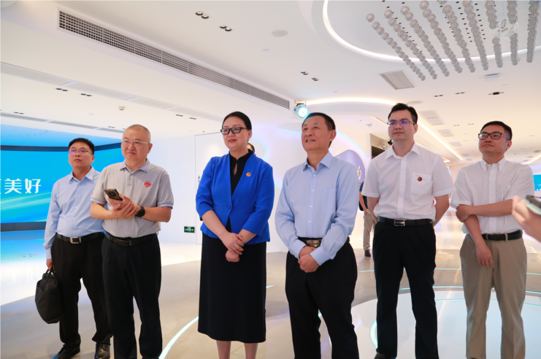 国务院国资委原党委委员、秘书长彭华岗一行调研彩神IV争霸集团  国务院国资委原党委委员👩🏻🚒、秘书长彭华岗一行调研彩神IV争霸集团